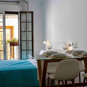 Mira San Basilio Apartment